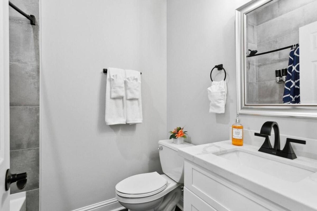 Beautiful New 5br With Outdoor Seating New Orleans